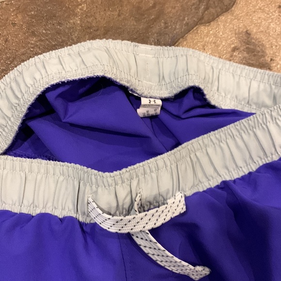 Youth Under Amour shorts - Picture 3 of 3